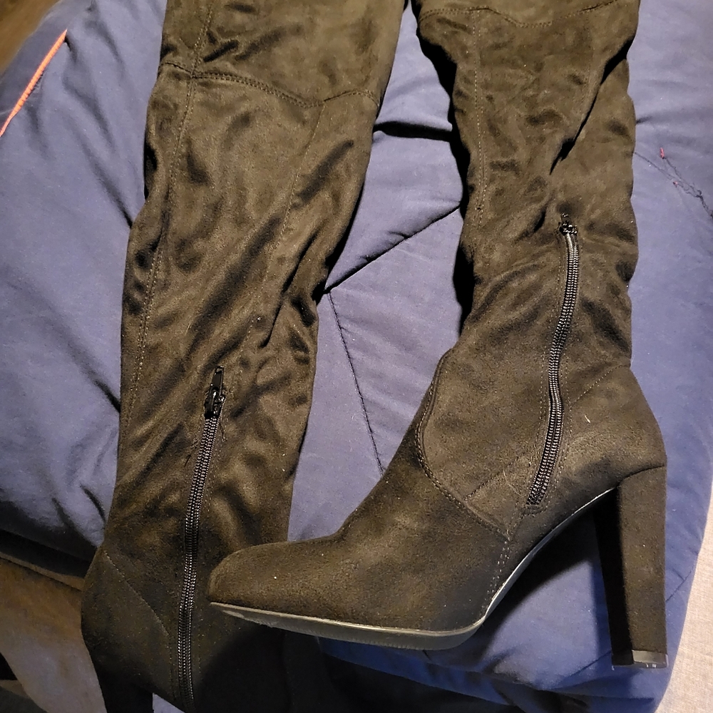 EXCELLENT CONDITION Over knee suede boots,  wide calves, ties in back, high heel